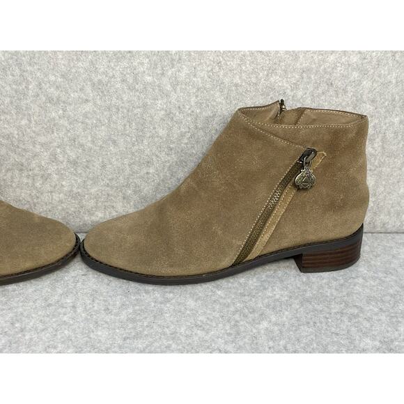 Women's BETTYE MULLER CONCEPT Round Toe Beige Suede Bootie 6.5 - Picture 8 of 12